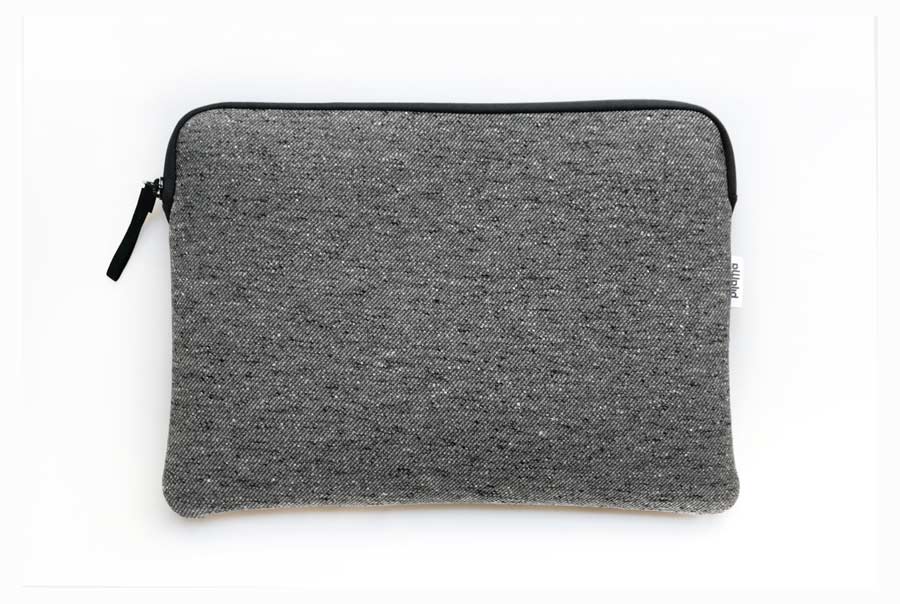 Custodia per MacBook Air 13" con zip Botton Grey Custodia per MacBook Air 13" con zip Botton Grey